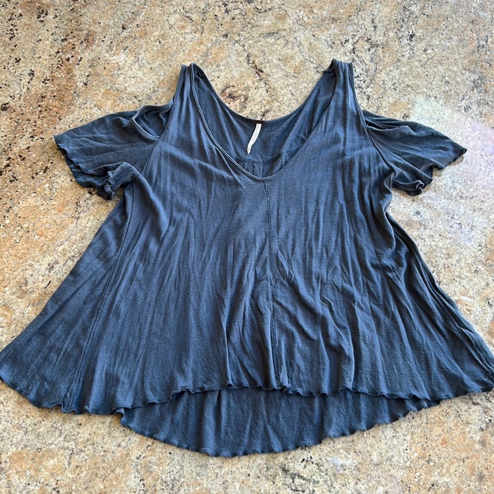 Free People short sleeve flowy cold shoulder